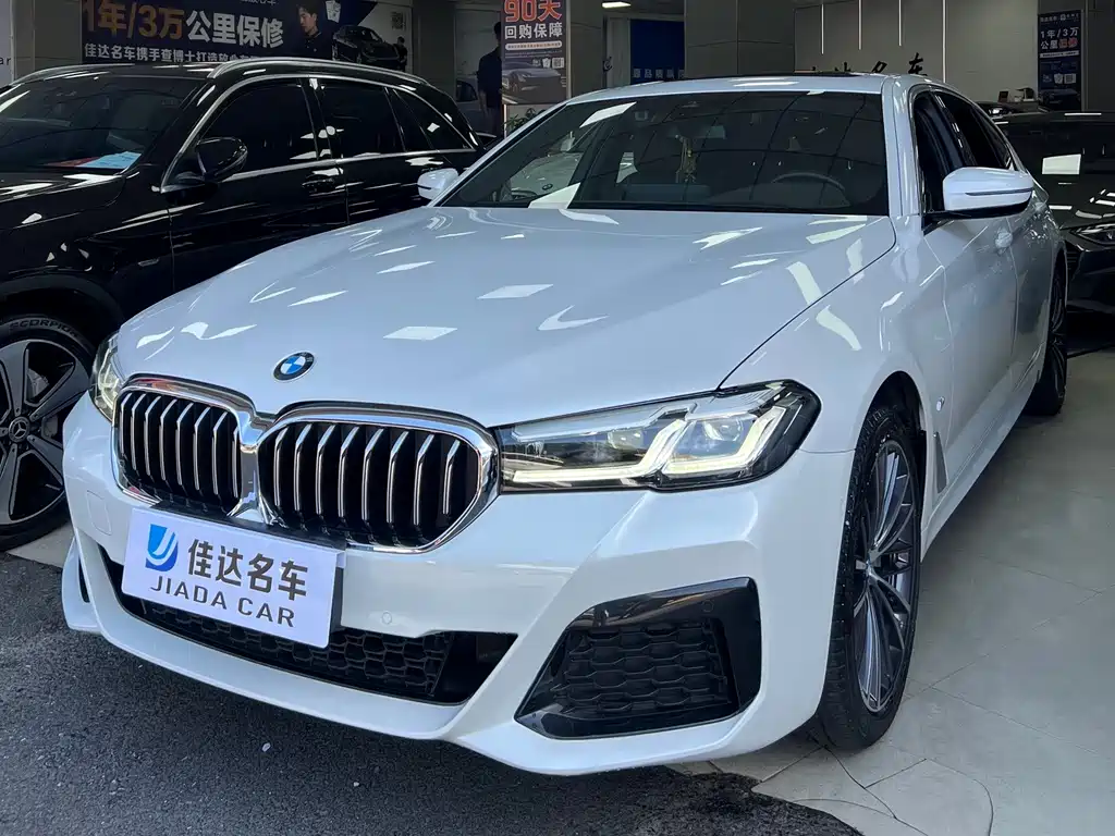 BMW 5 Series 2024 — фото 1