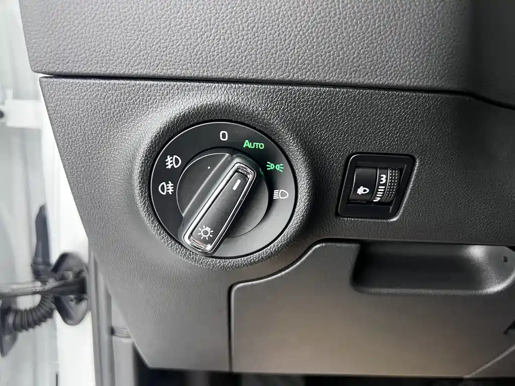 Skoda Karoq 2023 — фото 9