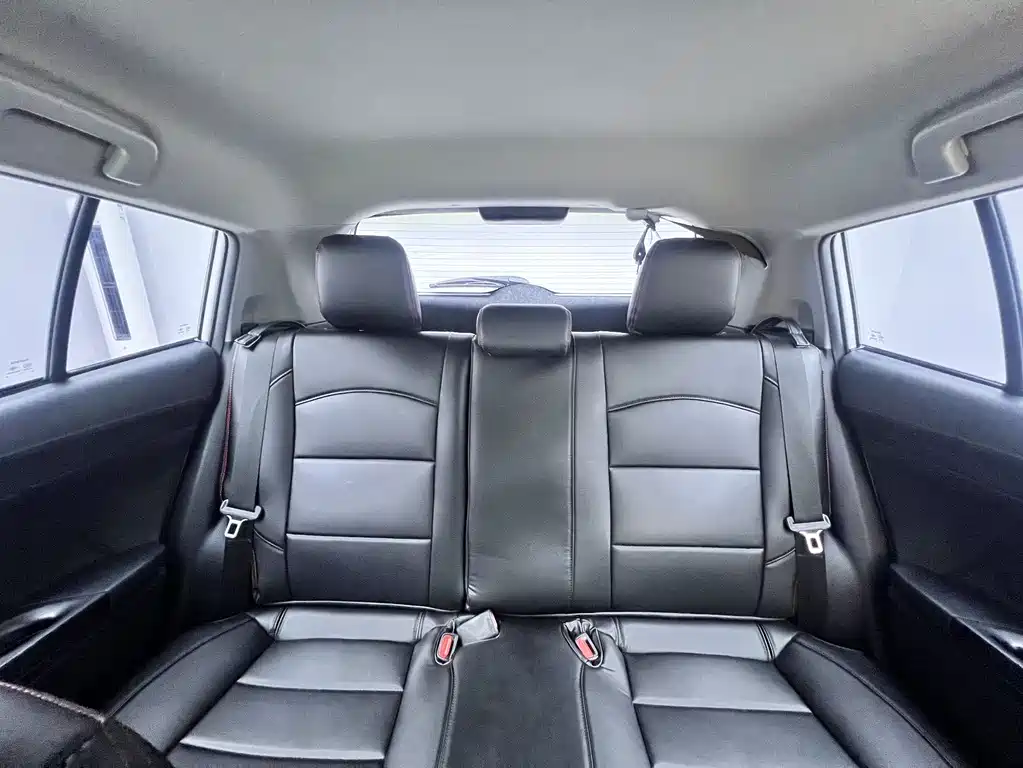 Toyota Yaris L 2022 — фото 15