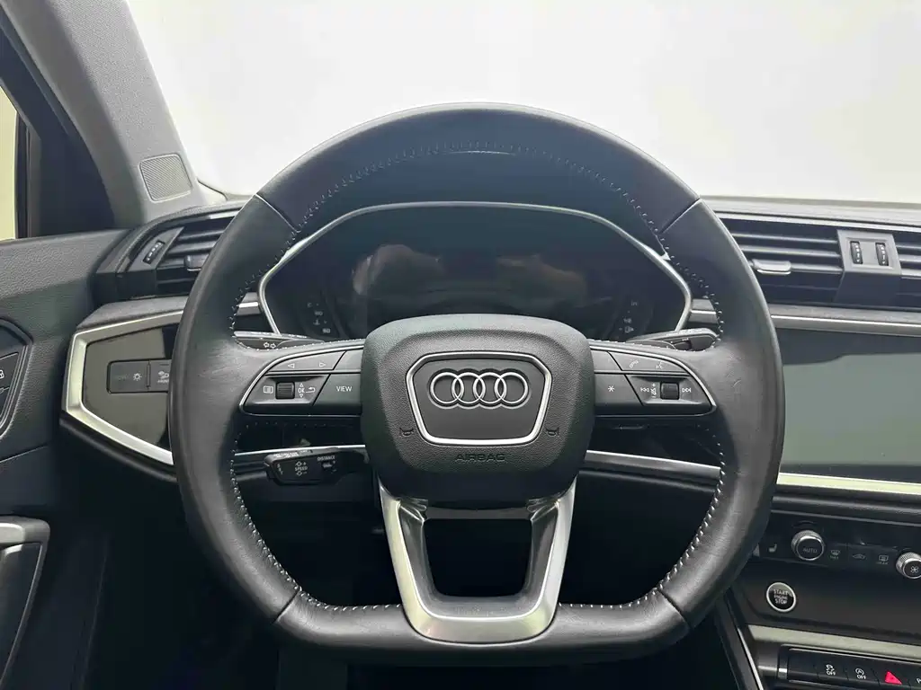 Audi Q3 2022 — фото 17