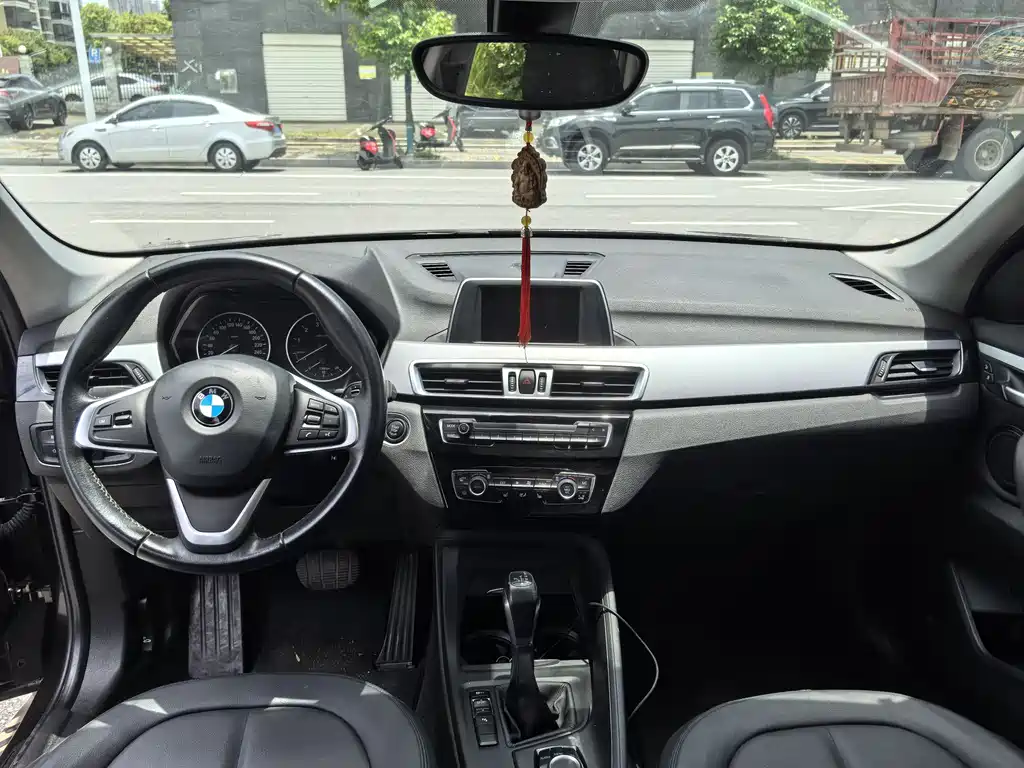 BMW X1 2016 — фото 11
