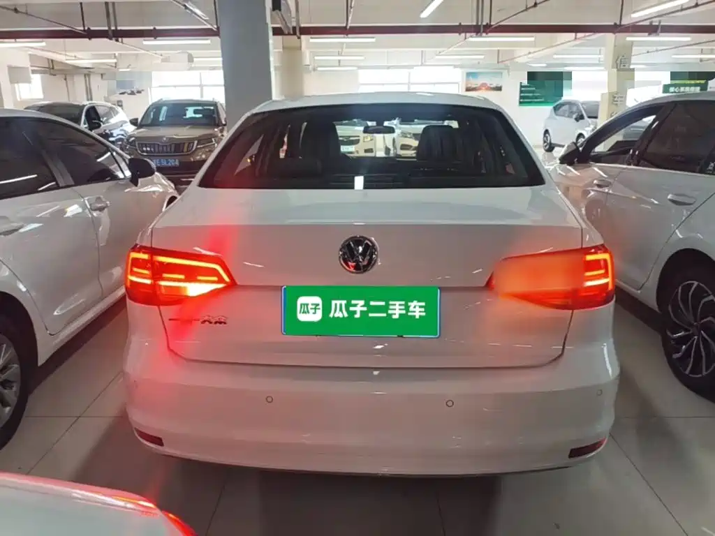 Volkswagen Sagitar 2019
