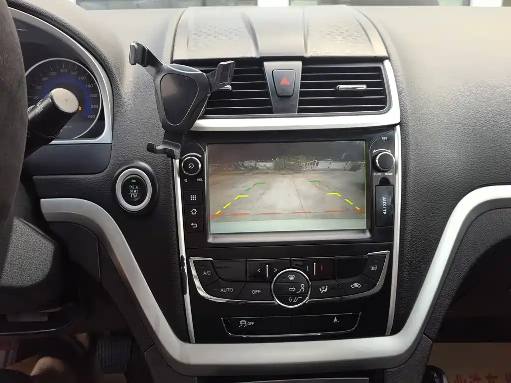 Geely Emgrand 2015 — фото 17