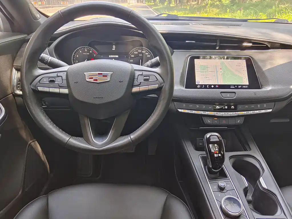 Cadillac XT4 2021 — фото 14