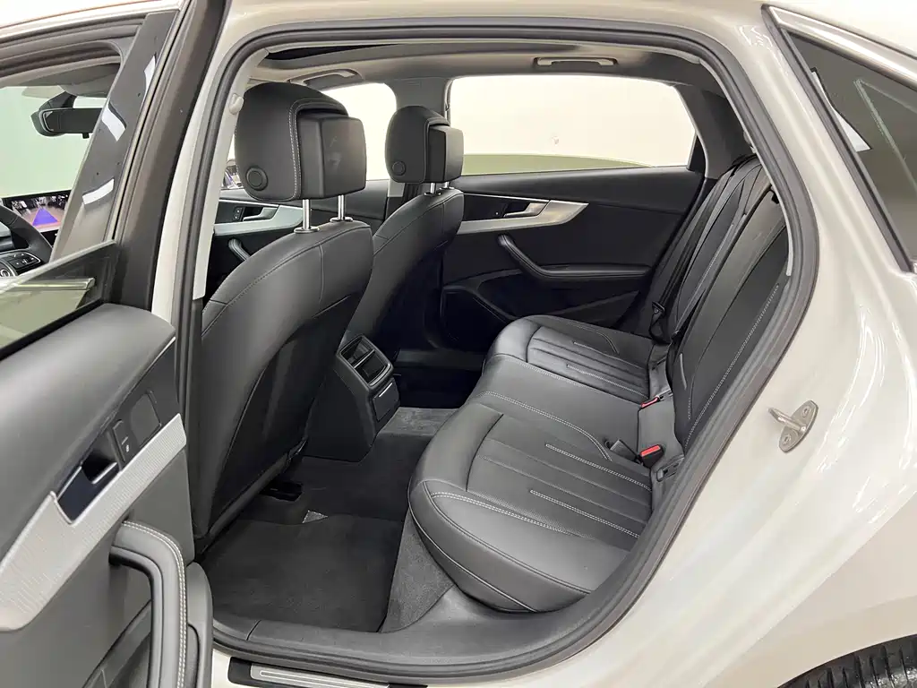 Audi A4L 2020