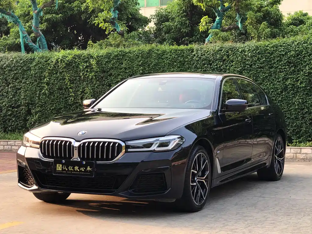BMW 5 Series 2023 — фото 1