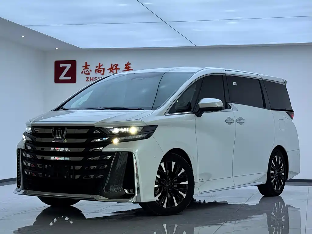 Toyota Vellfire 2024 — фото 1