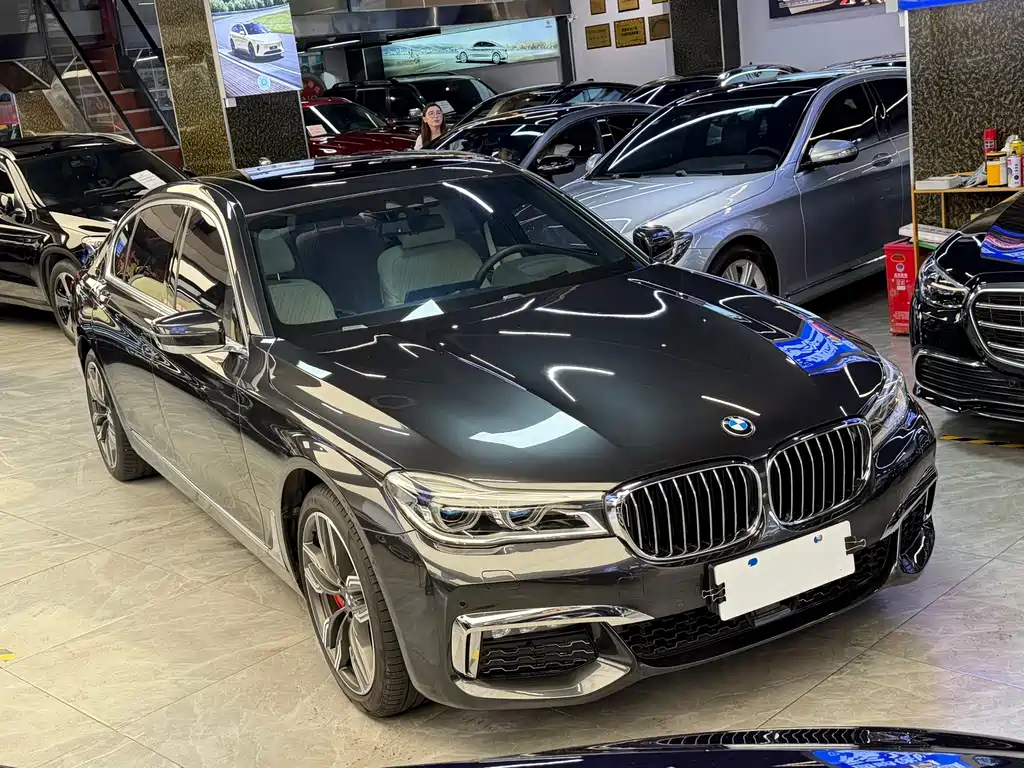 BMW 7 Series 2015 — фото 3