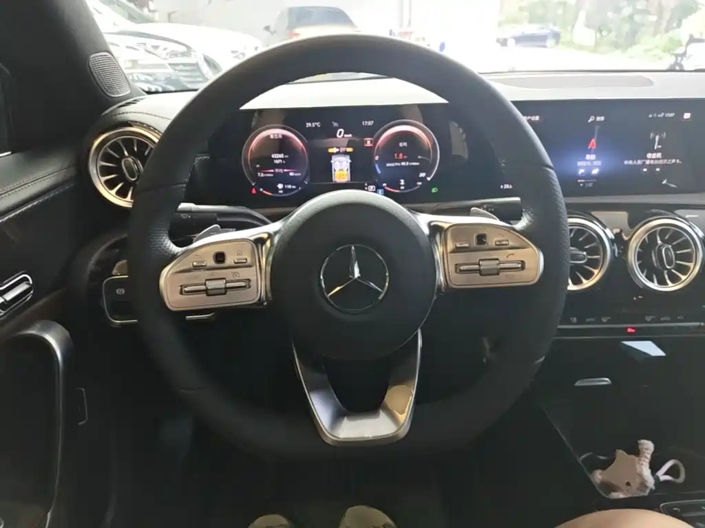 Mercedes-Benz A-Class 2022 — фото 11