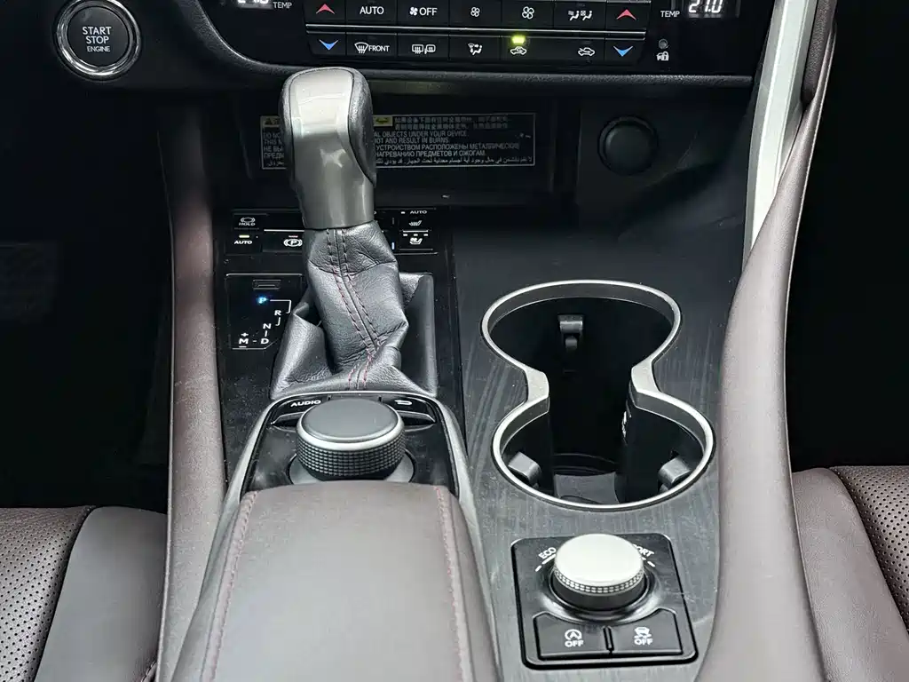 Lexus RX 2017 — фото 15