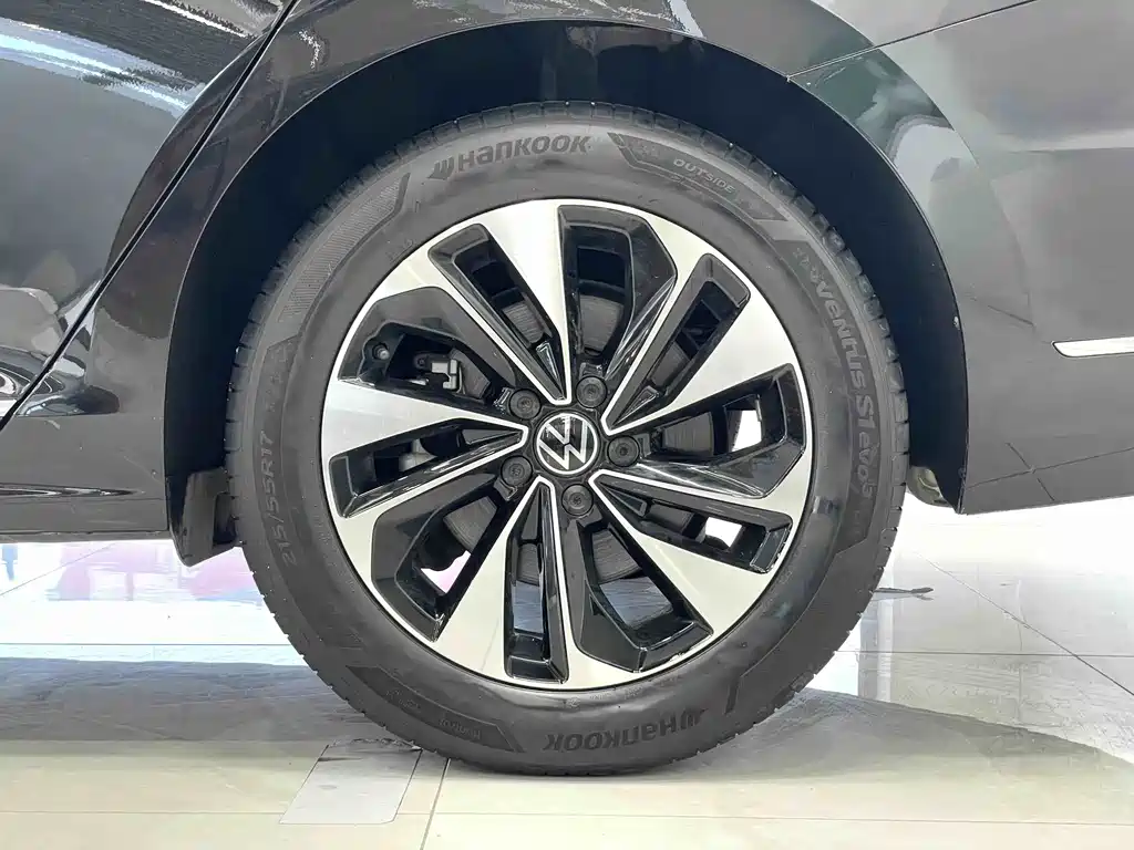 Volkswagen Passat 2023 — фото 17