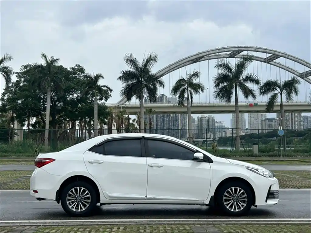 Toyota Corolla 2019 — фото 25