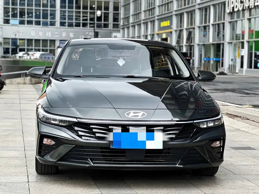 Hyundai Elantra 2025 — фото 2