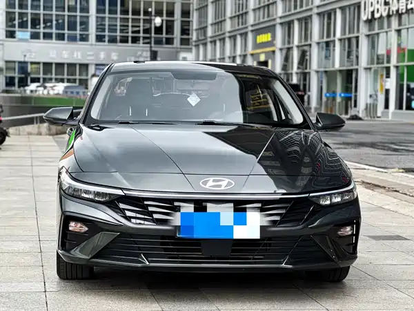 Hyundai Elantra 2025