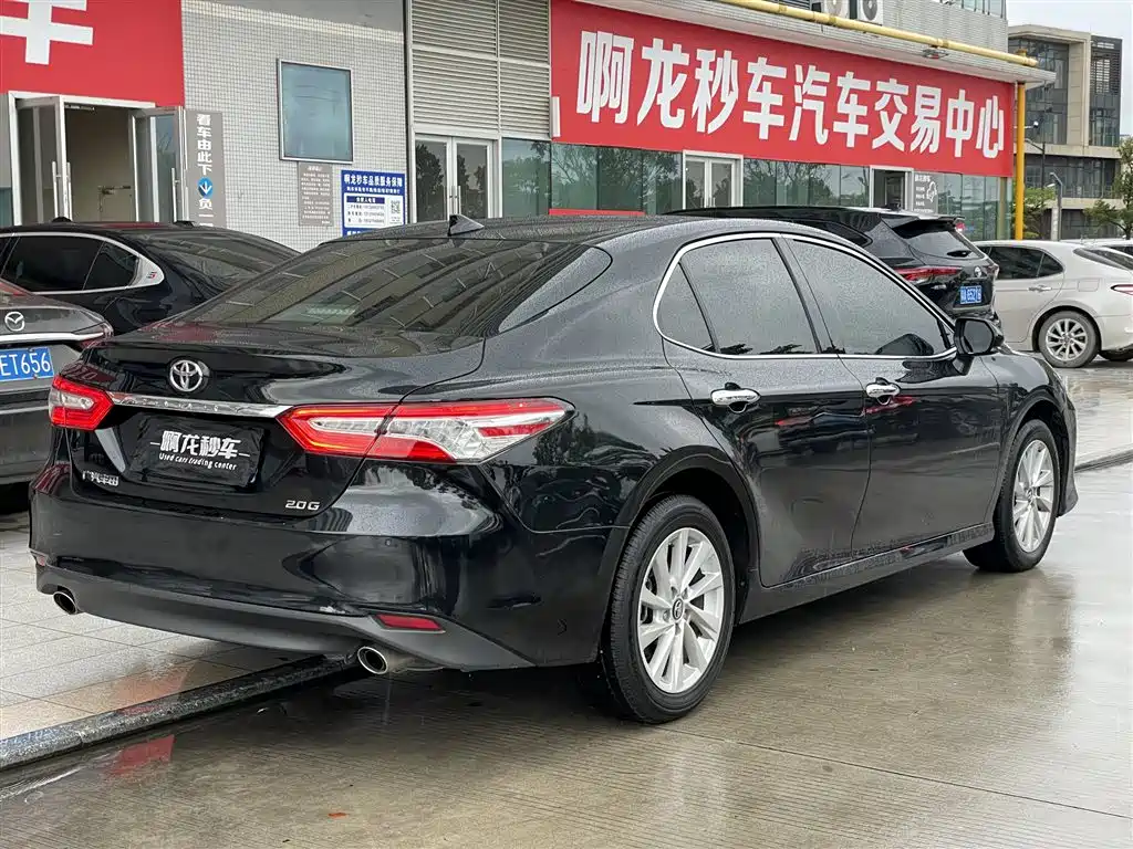 Toyota Camry 2023 — фото 8