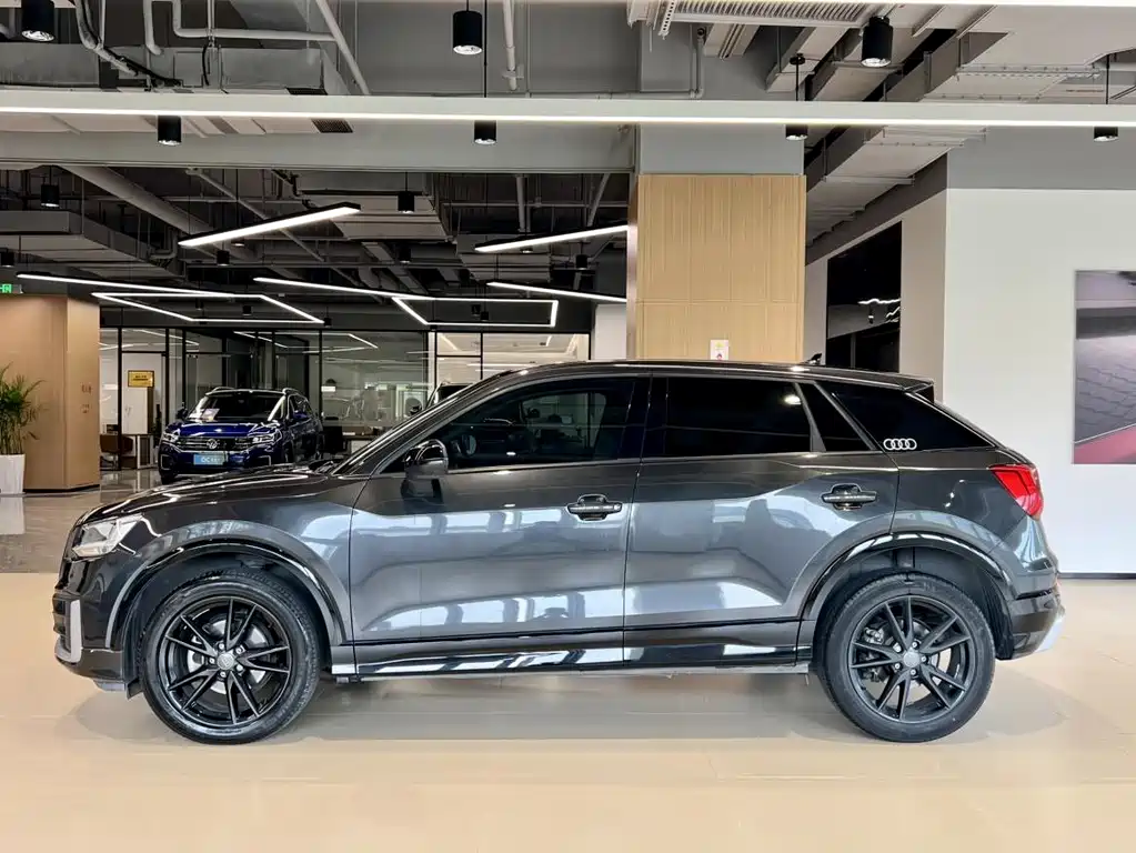 Audi Q2L 2019 — фото 4