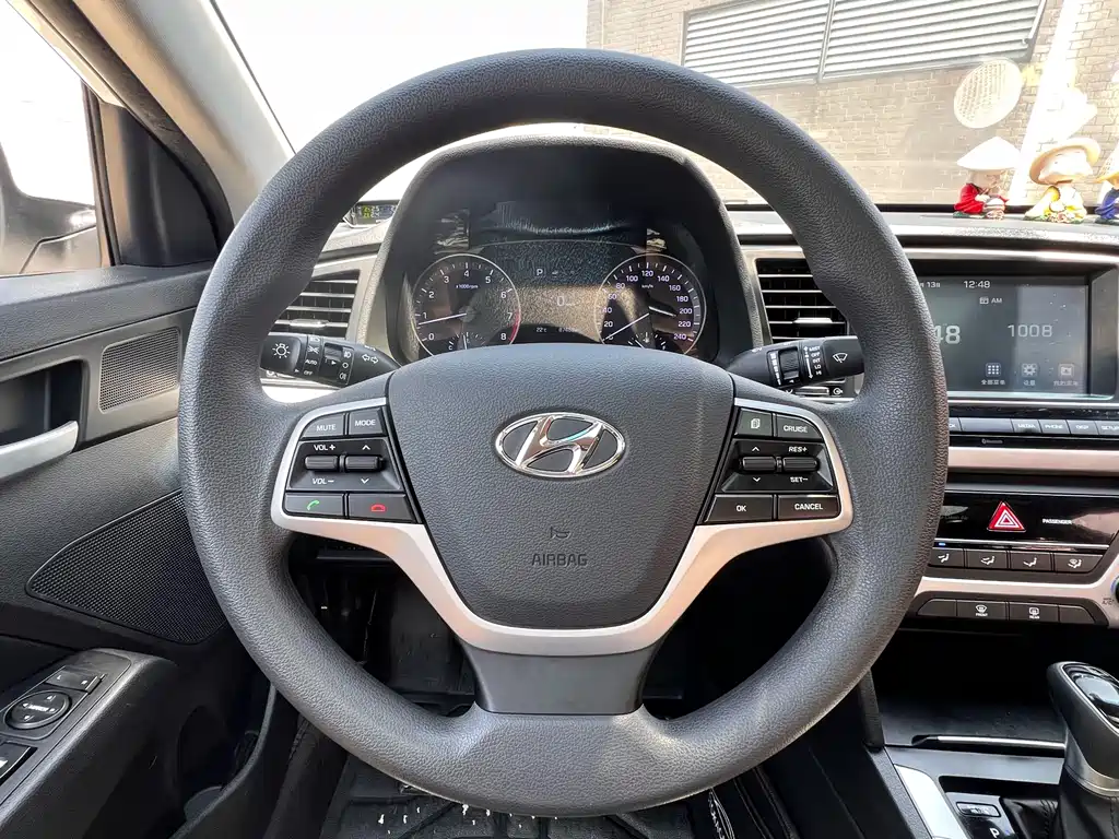 Hyundai Elantra 2019 — фото 9