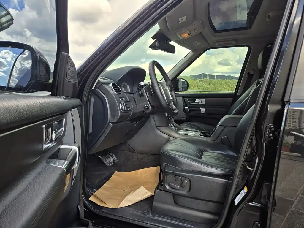 Land Rover Discovery 2015 — фото 10