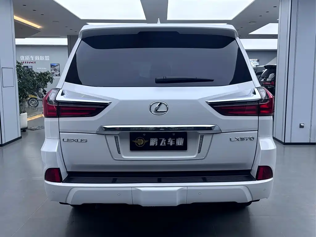 Lexus LX 2020 — фото 3