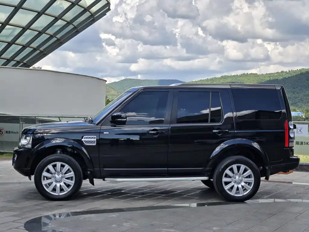 Land Rover Discovery 2015 — фото 17