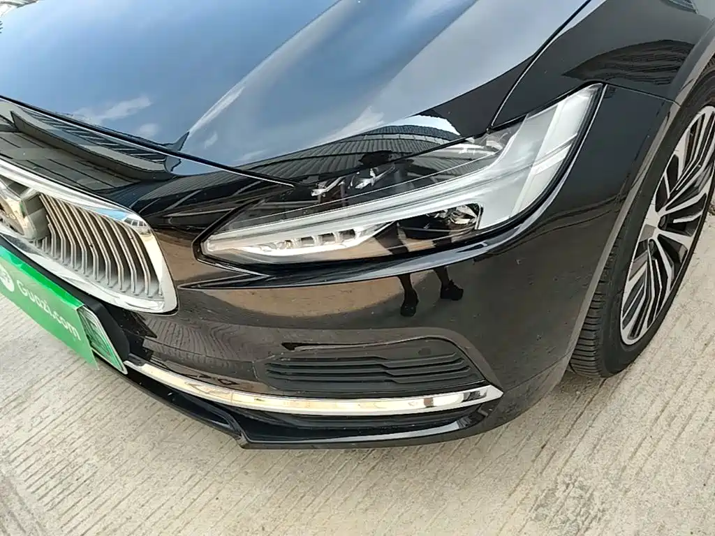 Volvo S90 Plug-In Hybrid 2023 — фото 18