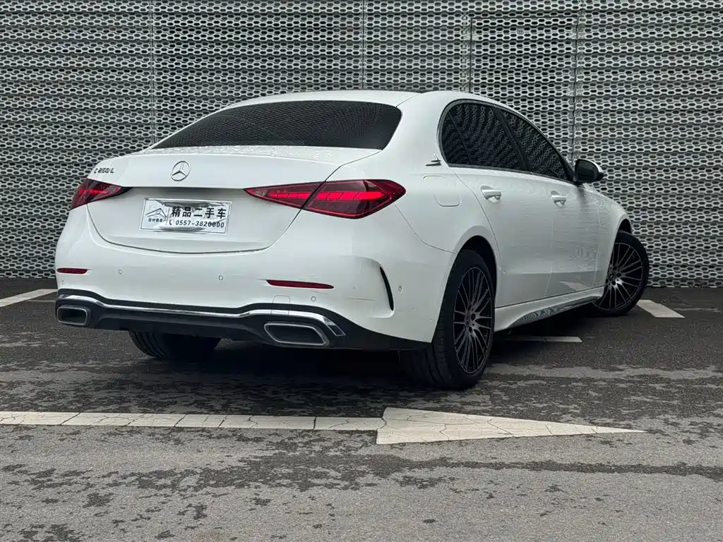 Mercedes-Benz C-Class 2023 — фото 3