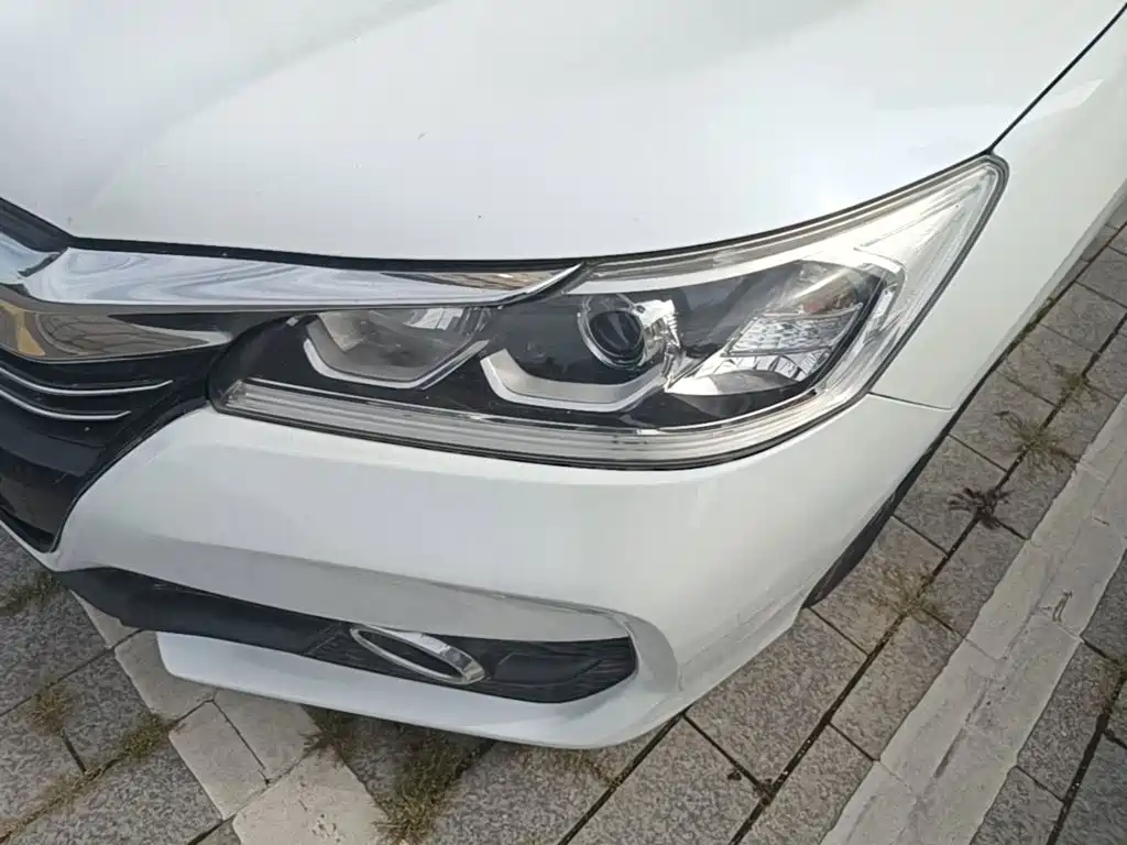 Honda Accord 2017 — фото 16