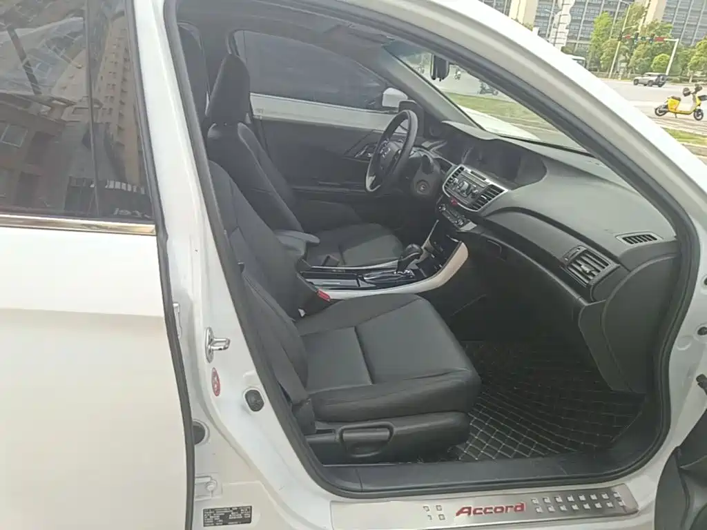 Honda Accord 2017 — фото 17