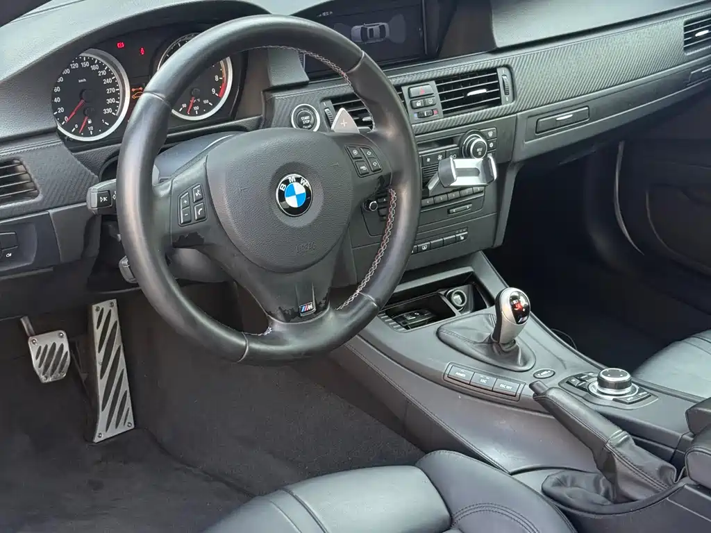 BMW M3 2009 — фото 11