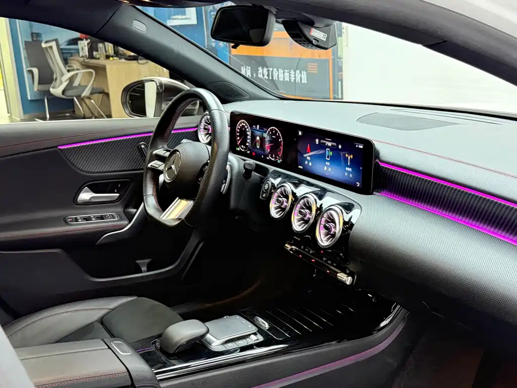 Mercedes-Benz A-Class 2024 — фото 13