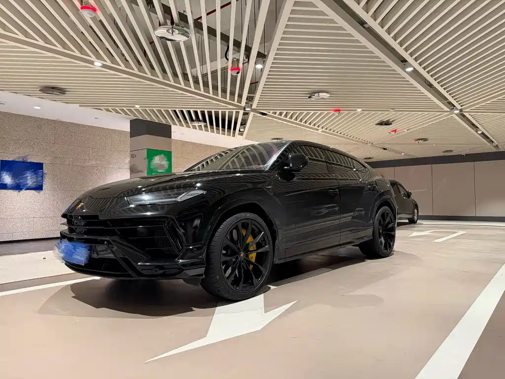 Lamborghini Urus 2024 — фото 1