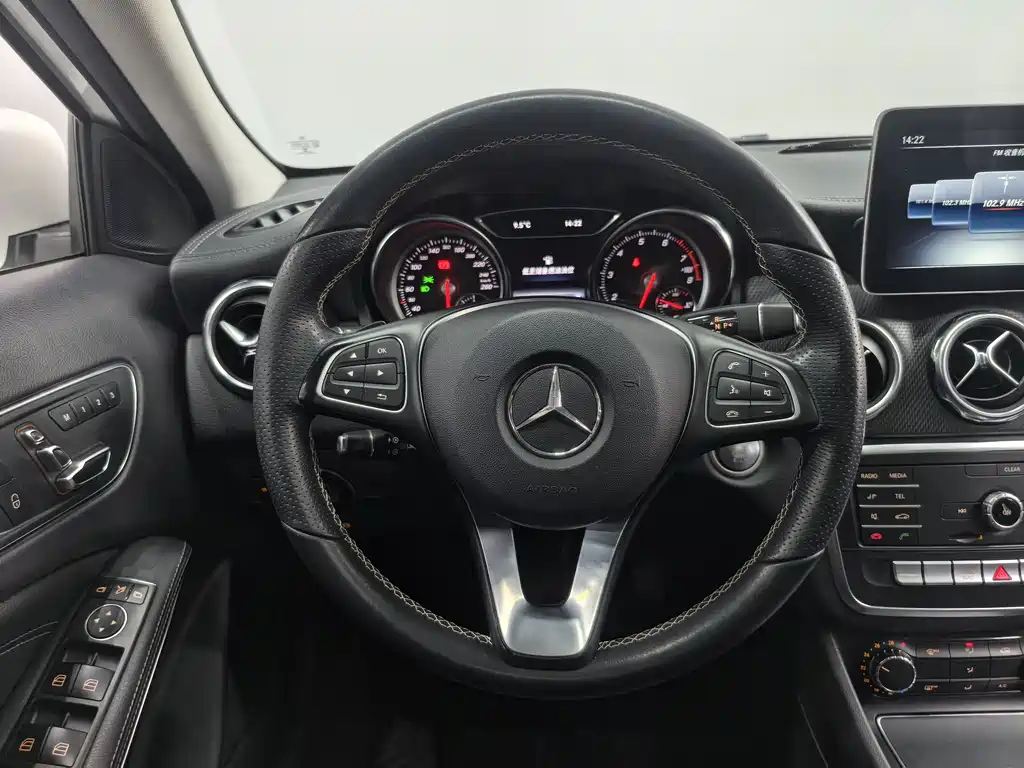 Mercedes-Benz GLA 2018 — фото 7