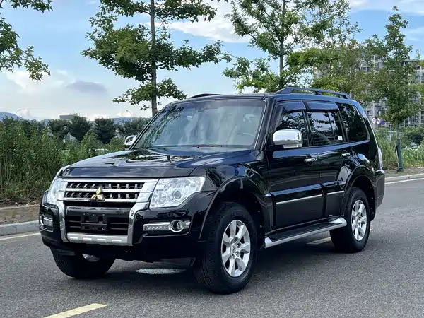 Mitsubishi Pajero 2017
