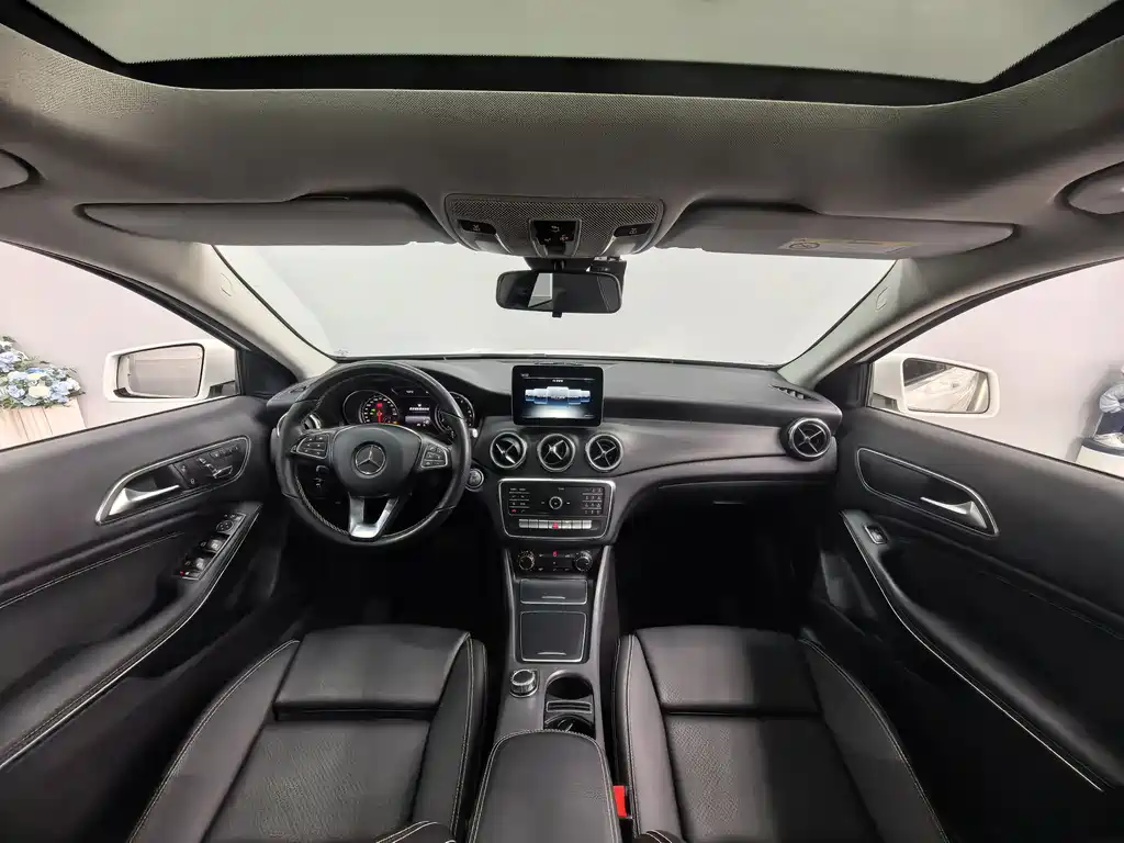 Mercedes-Benz GLA 2018 — фото 12