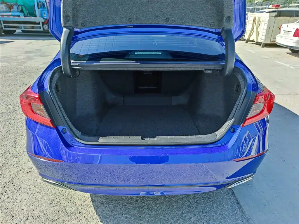 Honda Accord 2018 — фото 17