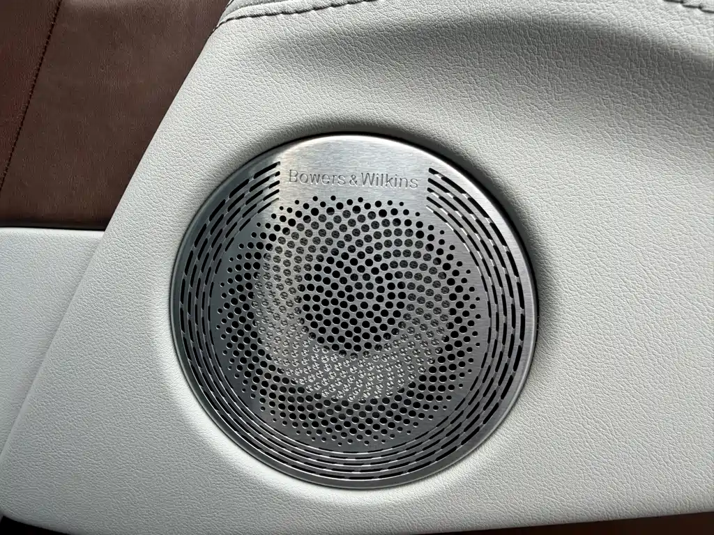 BMW XM 2023 — фото 10