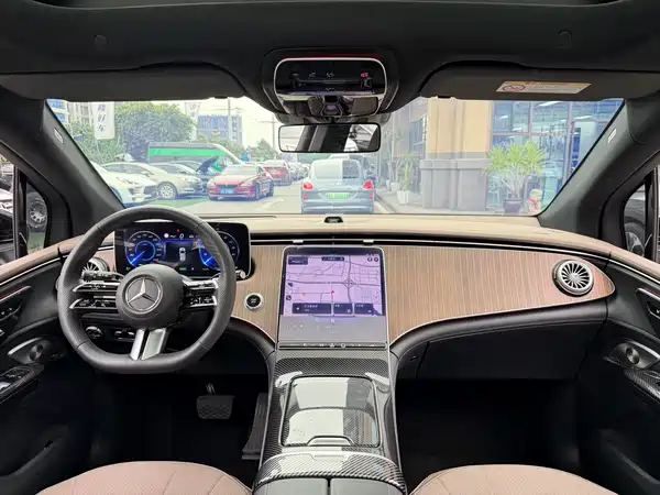 Mercedes-Benz EQE SUV 2023