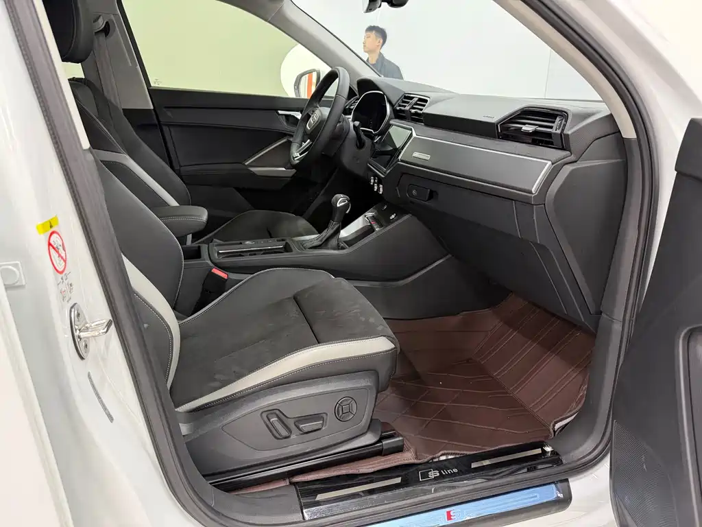 Audi Q3 2023 — фото 15