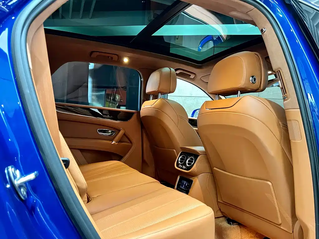 Bentley Bentayga 2017 — фото 15
