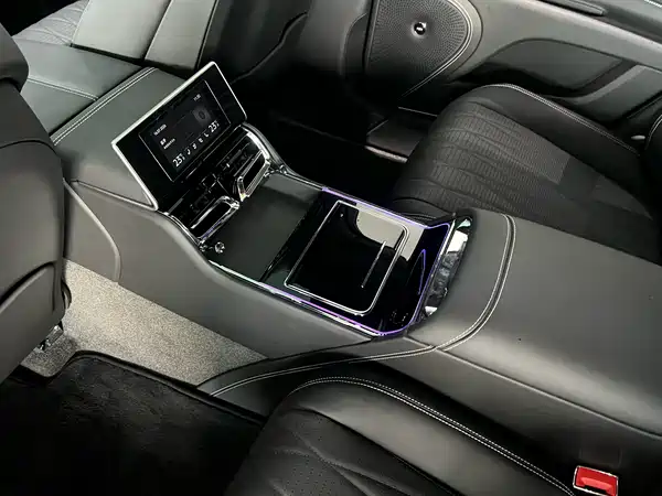 Bentley Flying Spur Plug-In Hybrid 2023