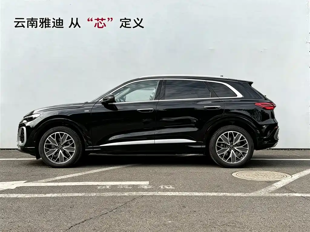 Audi Q5L 2025 — фото 2