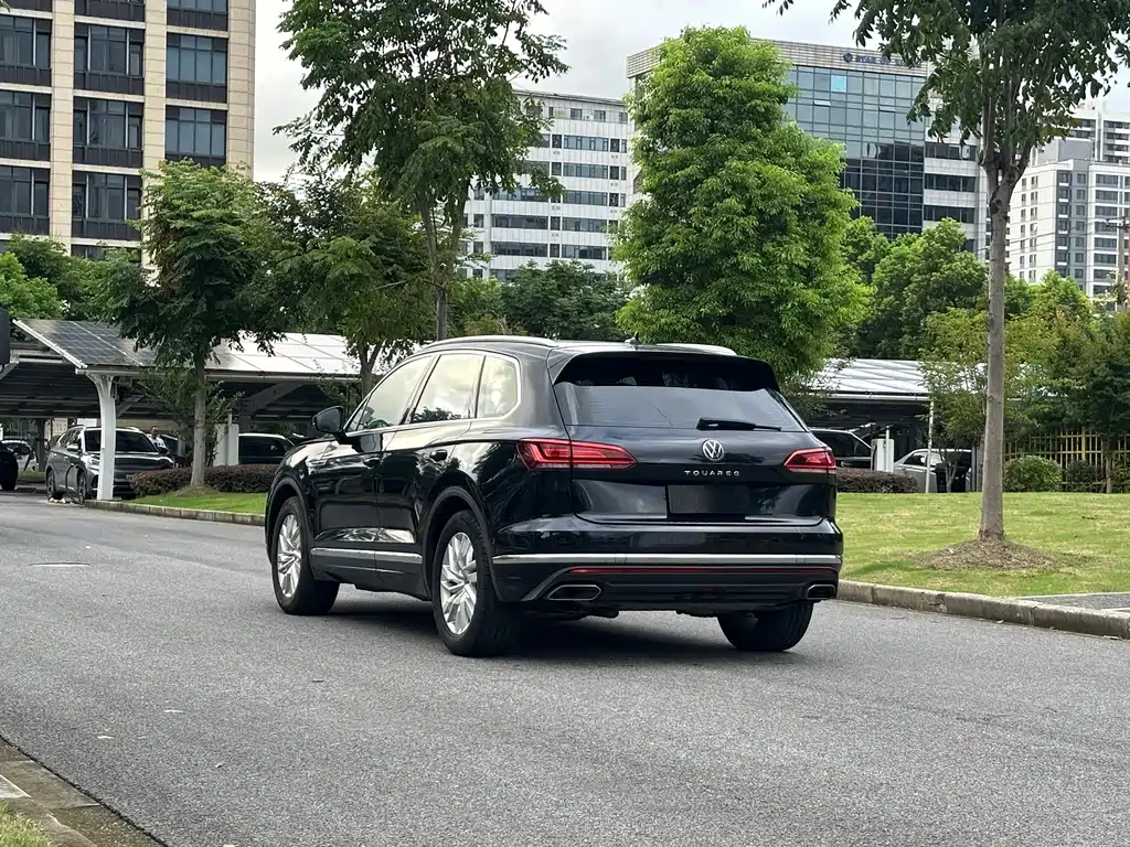 Volkswagen Touareg 2021 — фото 6