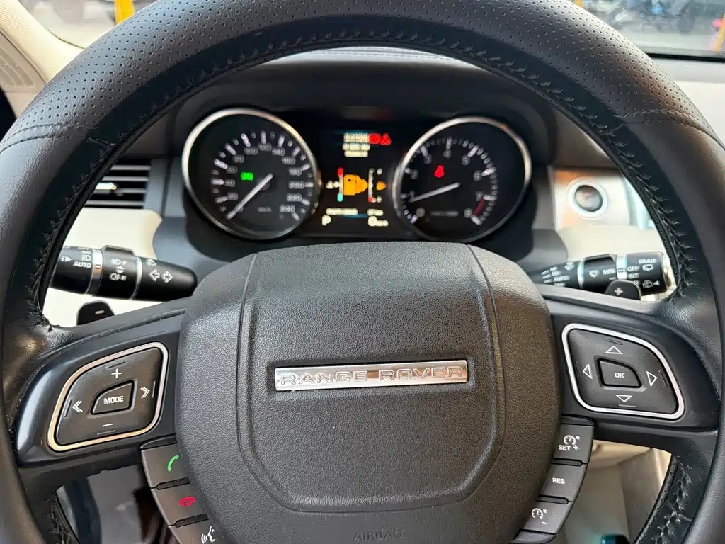 Land Rover Range Rover Evoque 2011 — фото 11