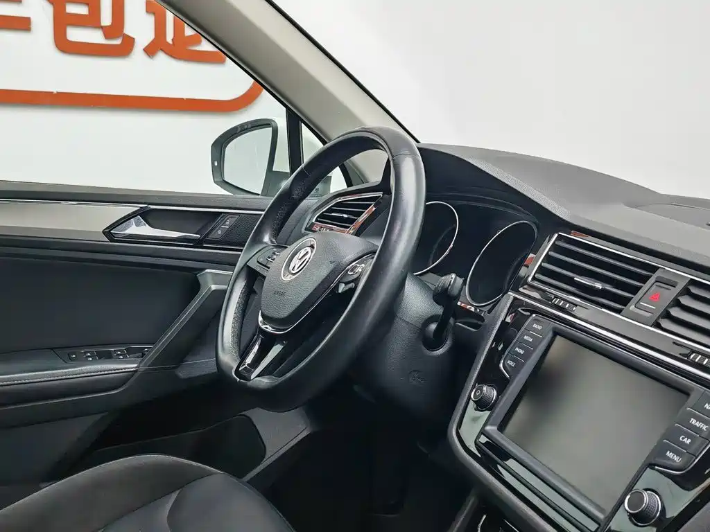 Volkswagen Tiguan L 2017 — фото 22