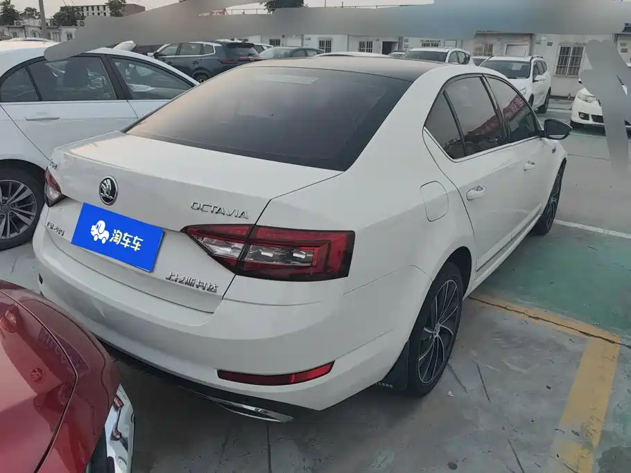 Skoda Octavia 2017 — фото 3