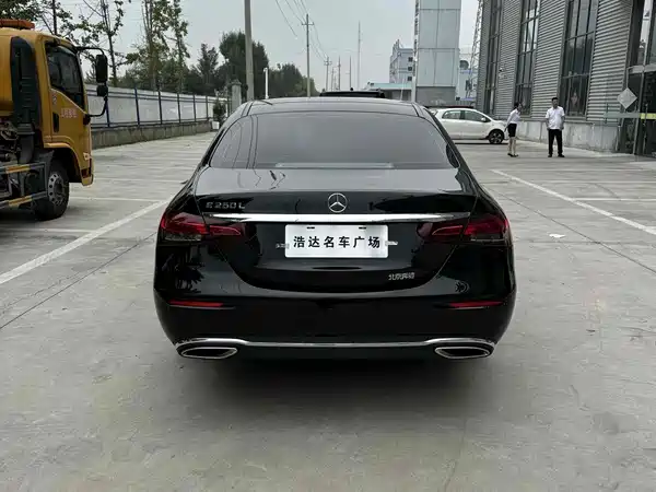 Mercedes-Benz E-Class 2023