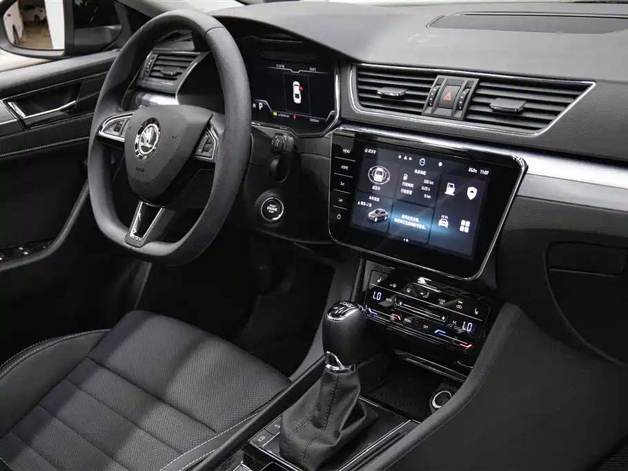 Skoda Superb 2024 — фото 19