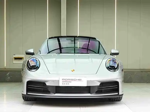 Porsche 911 2025