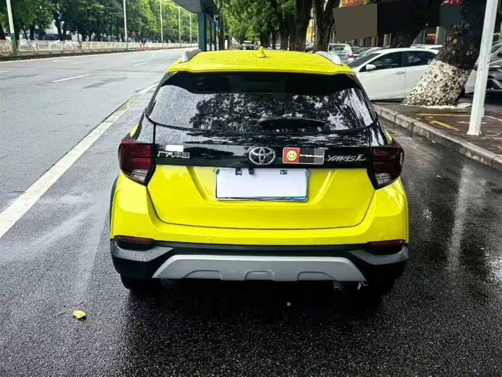 Toyota Yaris L 2020 — фото 8