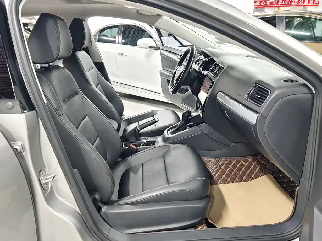 Volkswagen Sagitar 2017